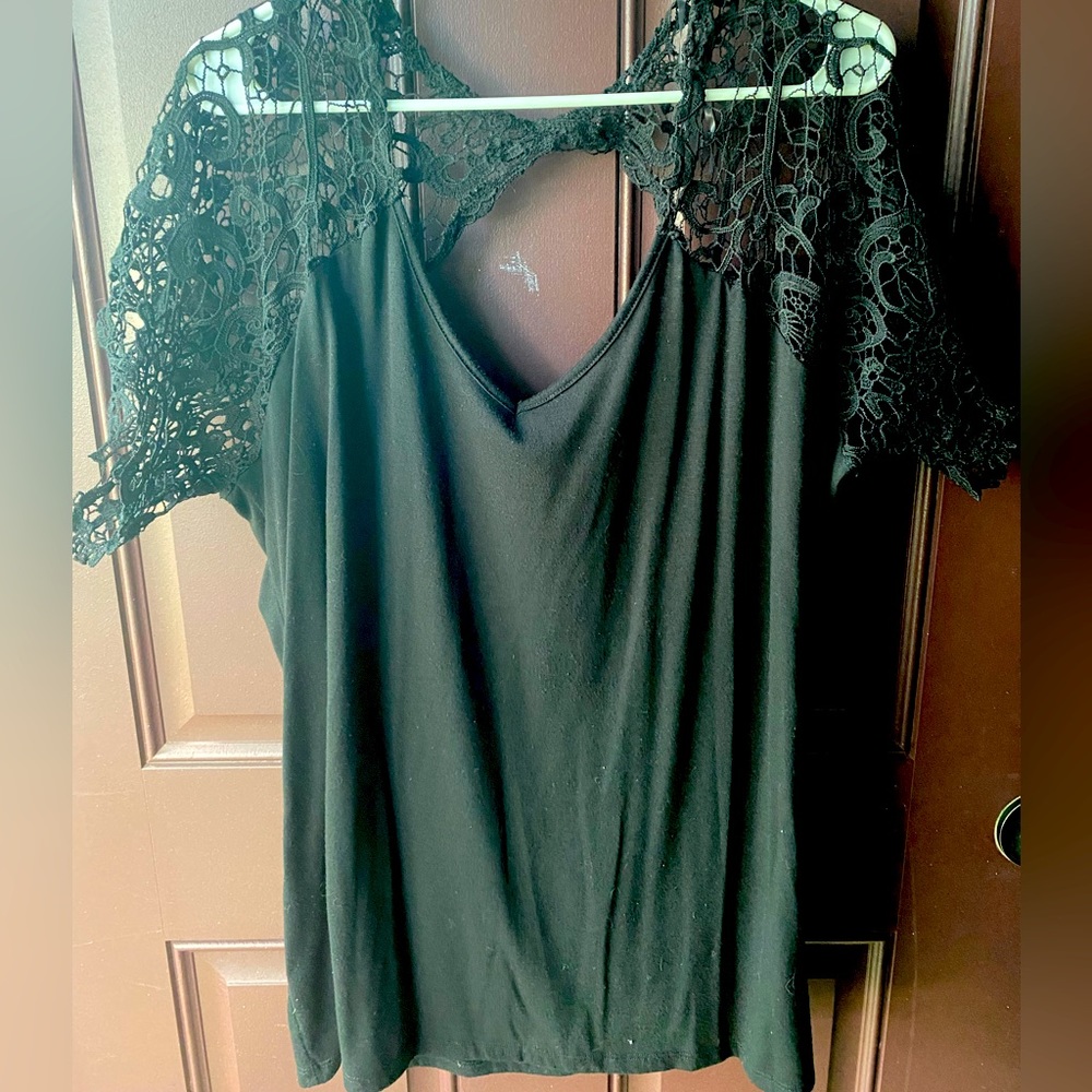 Plus 3x t shirt lace sleeve details